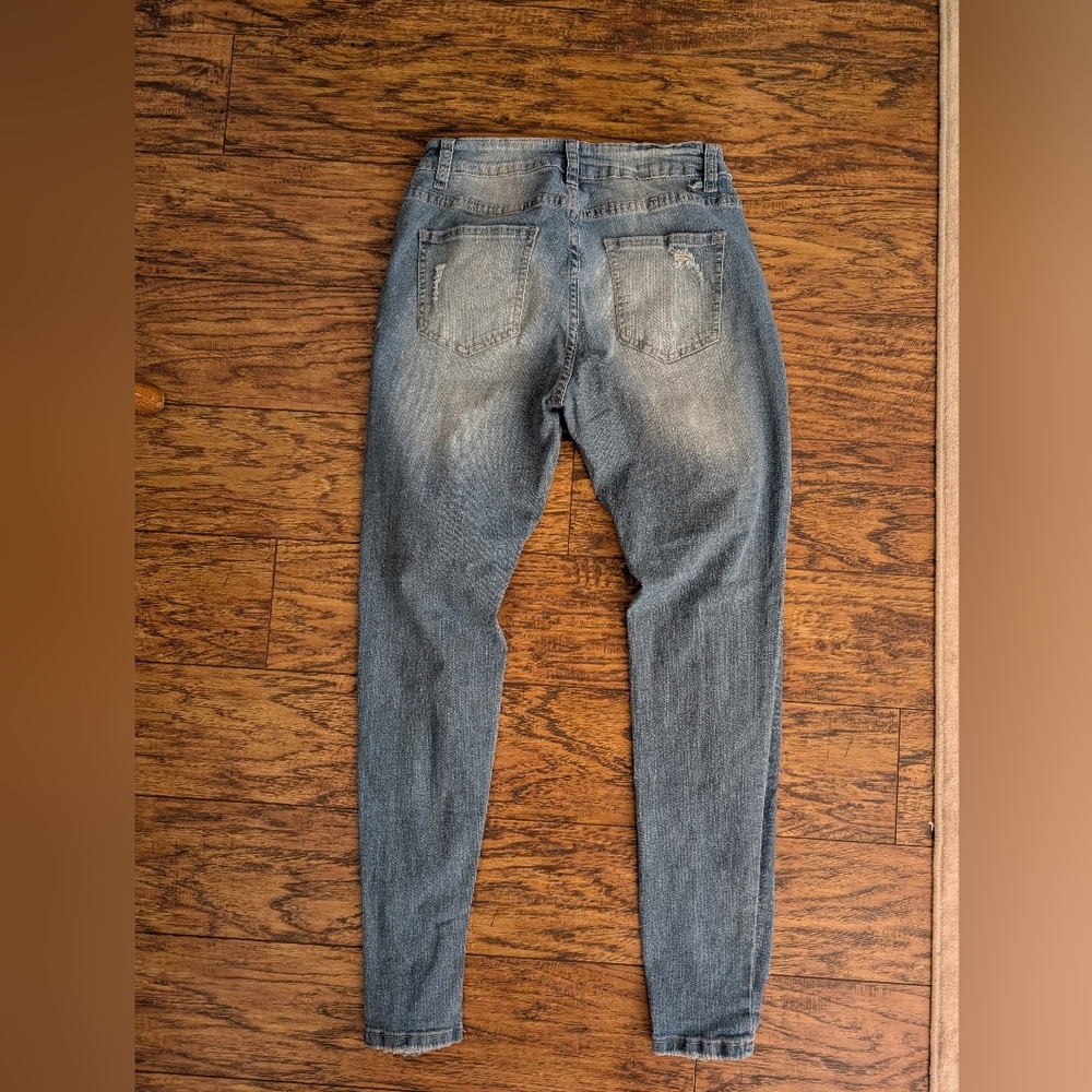 Distressed Skinny‎ Jeans - Picture 9 of 11
